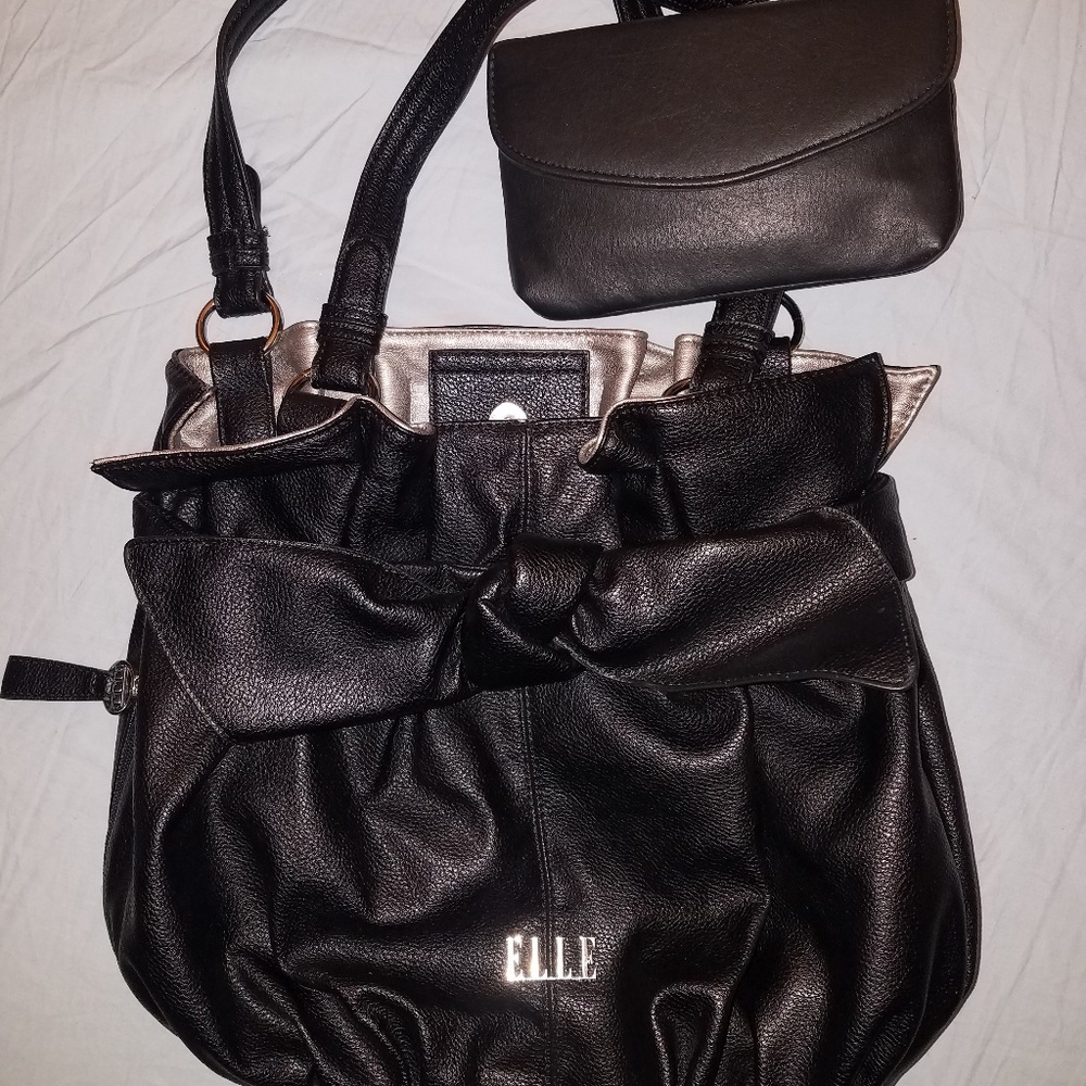 ELLE shoulder purse w/FREE black wallet !!